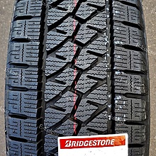 Bridgestone Blizzak W995 215/65 R16C 109/107R