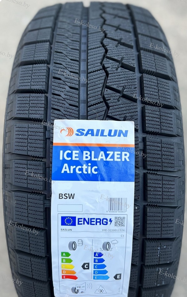 Автомобильные шины Sailun Ice Blazer Arctic 215/45 R17 87H
