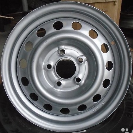 Стальные диски Trebl R-1677 Silver 6.5J/16 5x114.3 ET44.0 D67.1