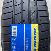 Habilead UHP HF330 245/45 R18 100W