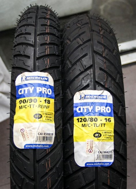 Мотошины Michelin City Pro 3 R18 52S