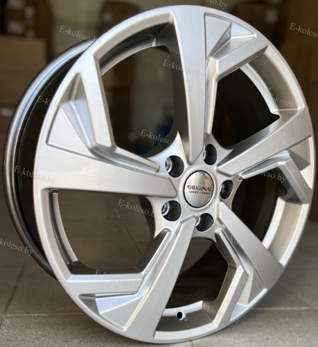 Литые диски SKAD KL-328 Селена 7.0J/18 5x114.3 ET45.0 D66.1