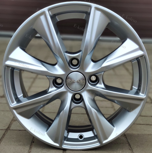 Литые диски SKAD Порту 6.0J/15 4x100 ET50.0 D60.1