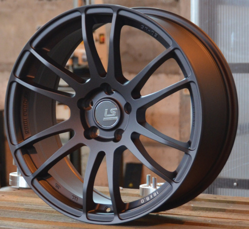 Литые диски LS RC02 8.0J/18 5x112 ET30.0 D66.6