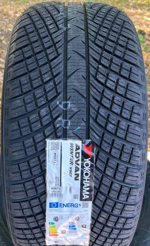Автомобильные шины Yokohama Advan Winter V907  255/45R19 104V