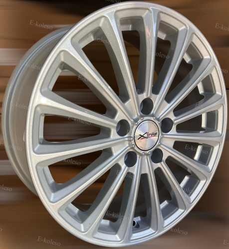 Литые диски X'trike X-136 7.0J/17 5x114.3 ET37.0 D66.6